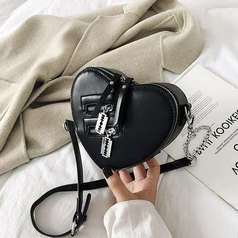 Bolsos cruzados con cadena y cremallera con hoja de corazón gótica: monederos para mujeres y niñas: bolsos ideales de verano con funcionalidad de billetera