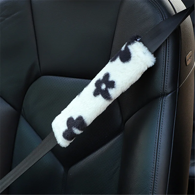 Cinturón de seguridad para coche, protector de hombro de flores de felpa, cubierta de almohadilla antifugas, antideslizante, accesorios interiores, 1 unidad