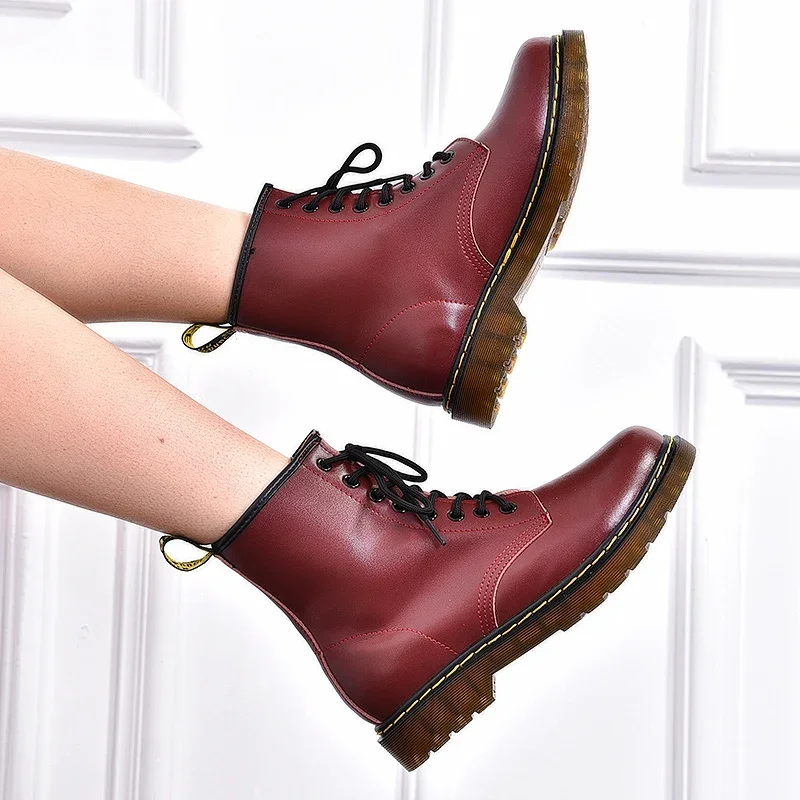 2025 nuevas botas clásicas de cuero genuino de seis agujeros, botines cortos de montar de estilo británico a la moda, botas para exteriores, botas para mujer