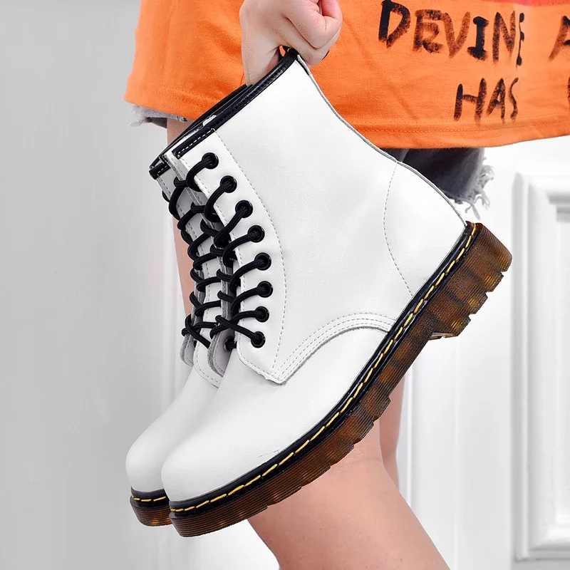 2025 nuevas botas clásicas de cuero genuino de seis agujeros, botines cortos de montar de estilo británico a la moda, botas para exteriores, botas para mujer