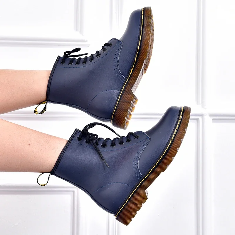 2025 nuevas botas clásicas de cuero genuino de seis agujeros, botines cortos de montar de estilo británico a la moda, botas para exteriores, botas para mujer